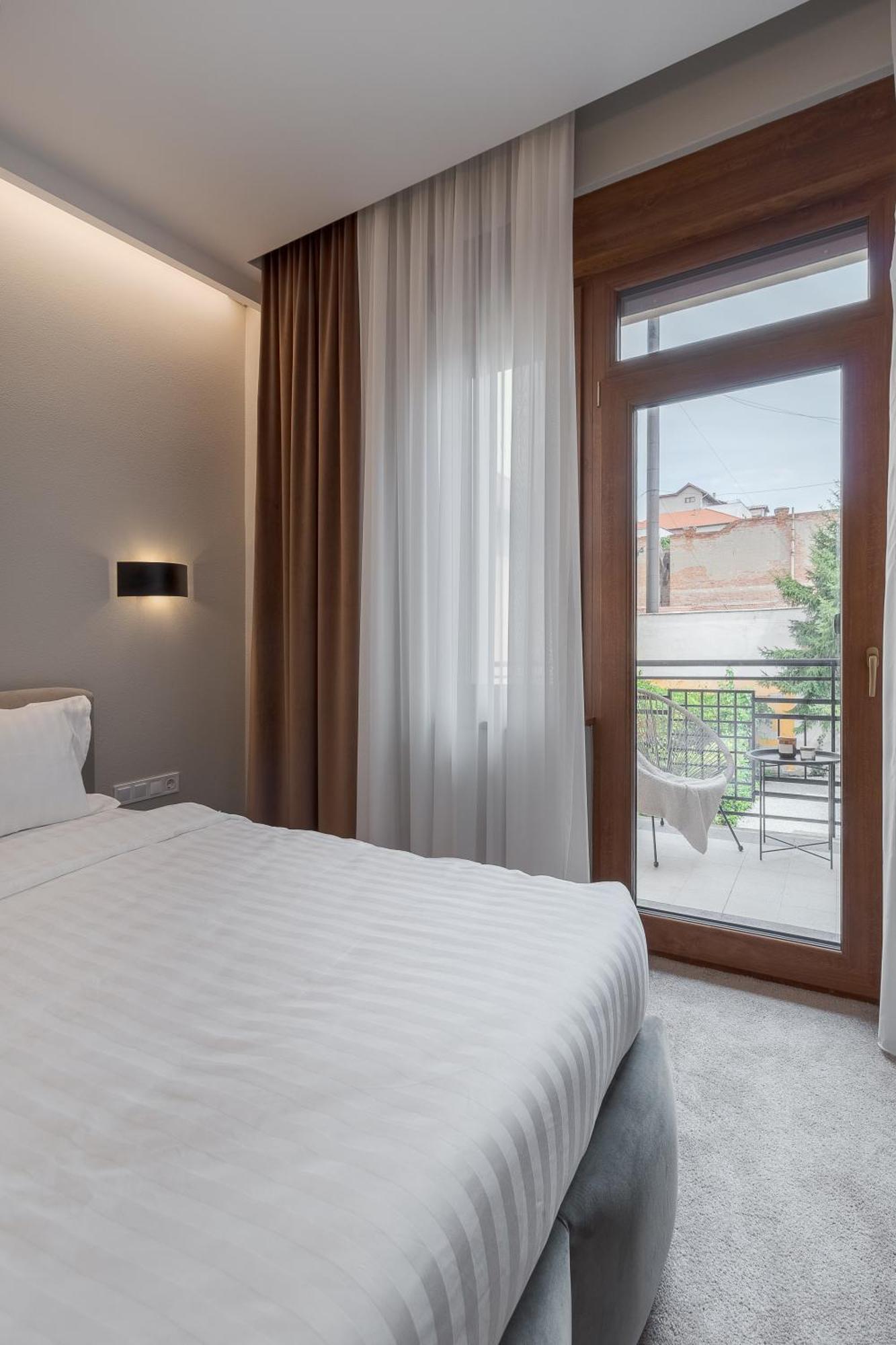 Oasis Rooms Орадя Экстерьер фото