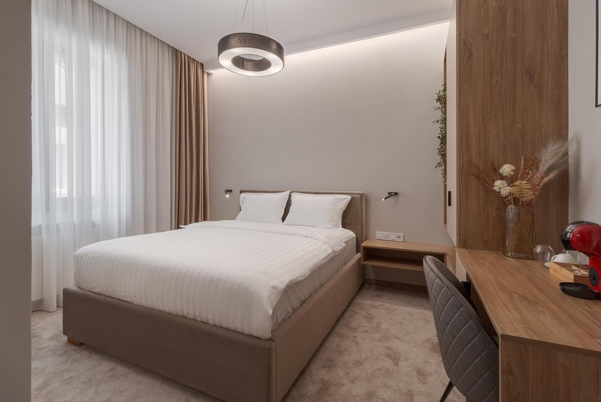 Oasis Rooms Орадя Экстерьер фото
