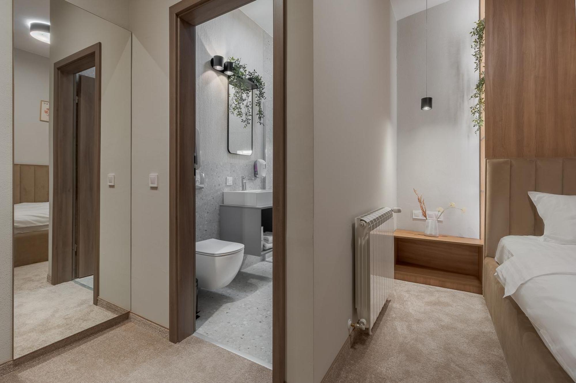 Oasis Rooms Орадя Экстерьер фото